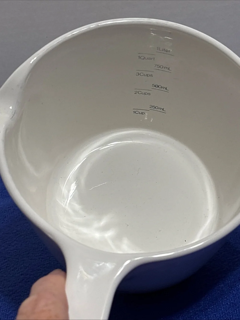 Corningware 1 quart measuring cup